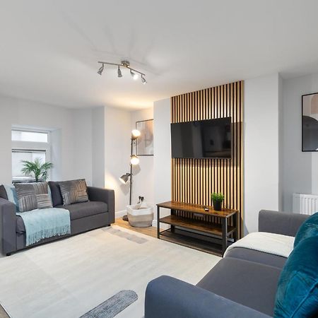 לידס Luxury Lower-Level One Bed Apt מראה חיצוני תמונה