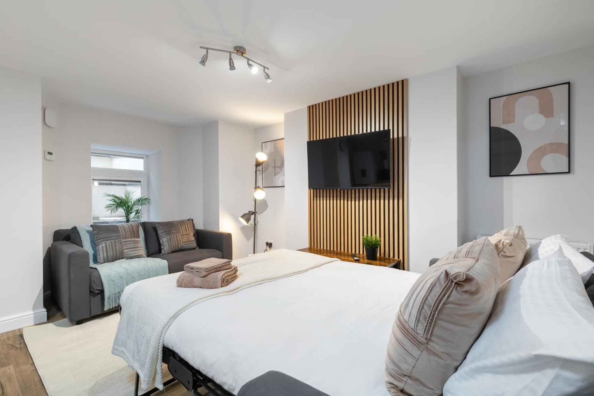 לידס Luxury Lower-Level One Bed Apt מראה חיצוני תמונה