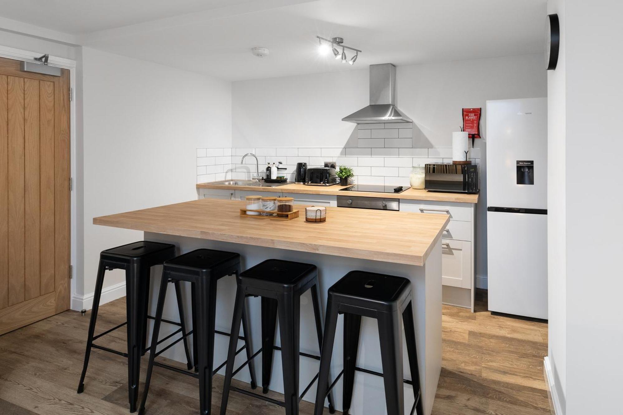 לידס Luxury Lower-Level One Bed Apt מראה חיצוני תמונה