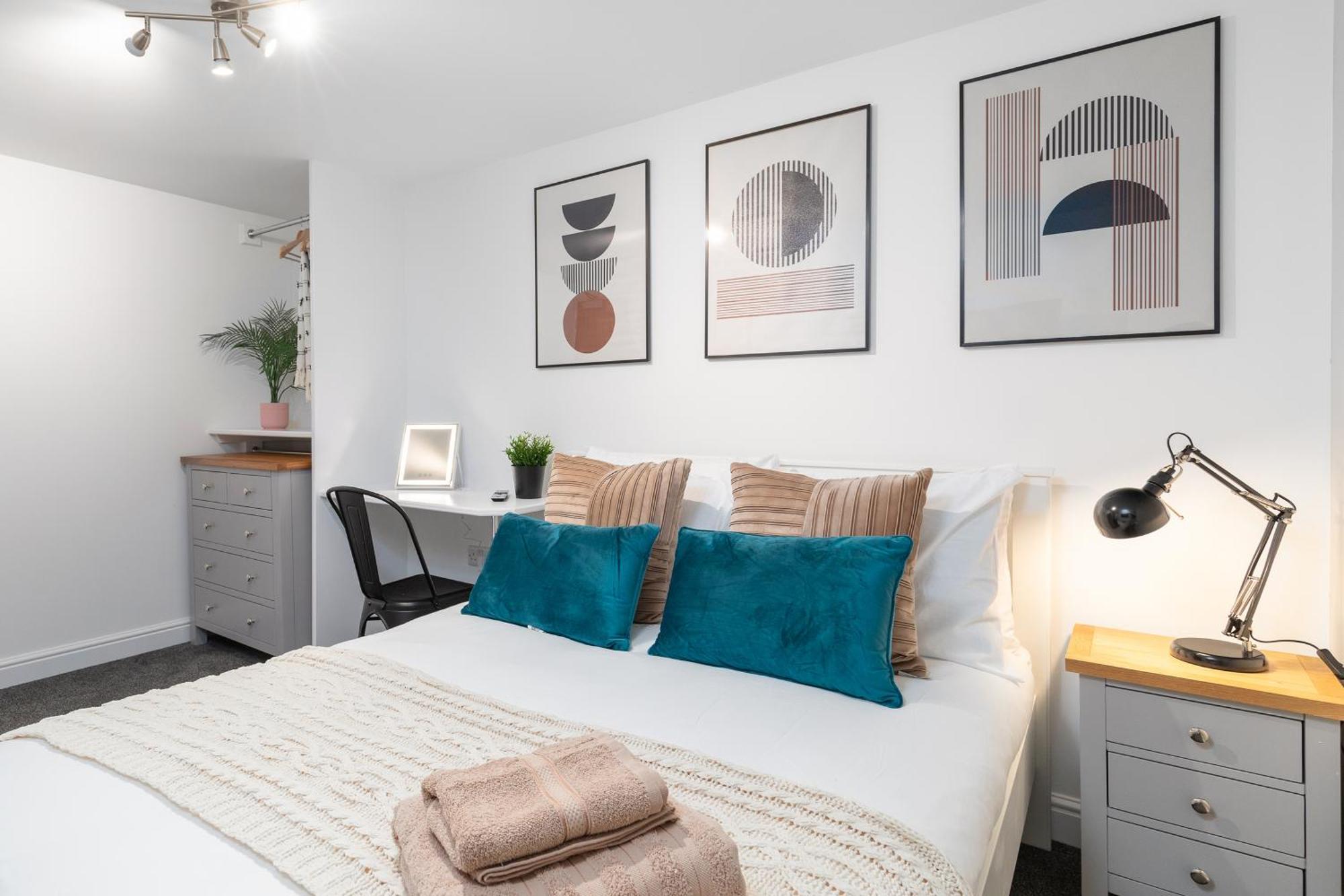 לידס Luxury Lower-Level One Bed Apt מראה חיצוני תמונה