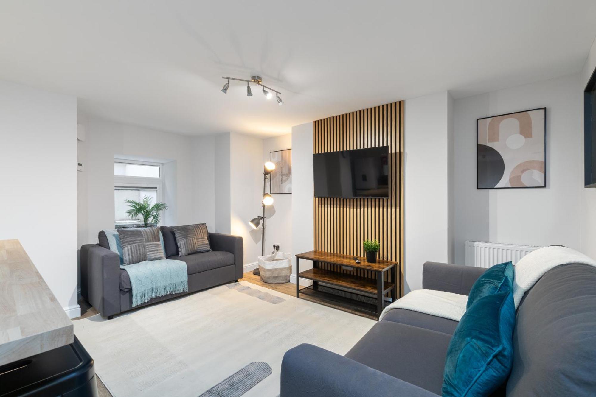 לידס Luxury Lower-Level One Bed Apt מראה חיצוני תמונה